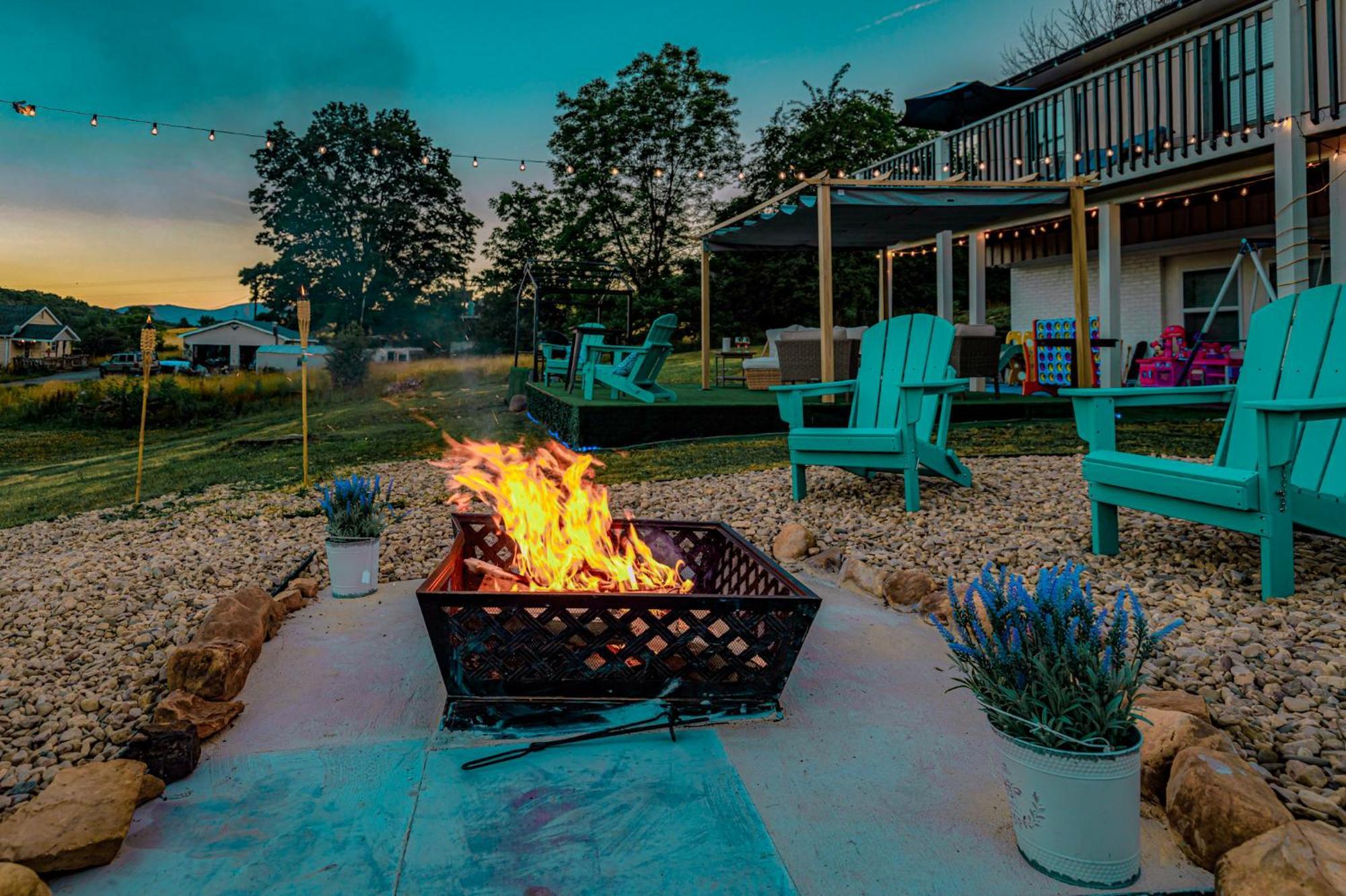 Carloover Vista: Mountain Escape Hot Springs Ngoại thất bức ảnh