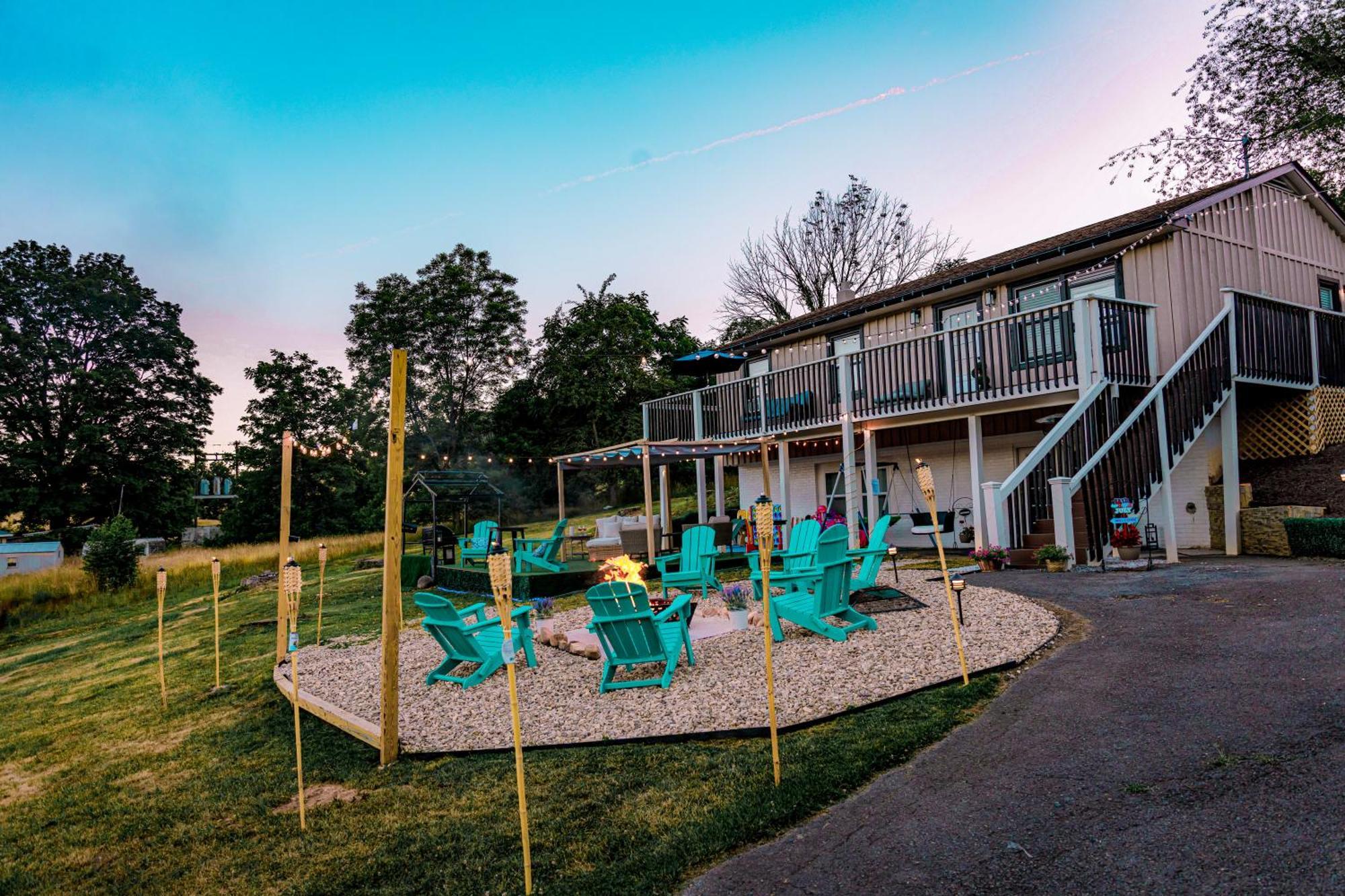 Carloover Vista: Mountain Escape Hot Springs Ngoại thất bức ảnh